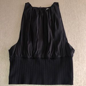 ESSE Studio Australia Black top Size 10